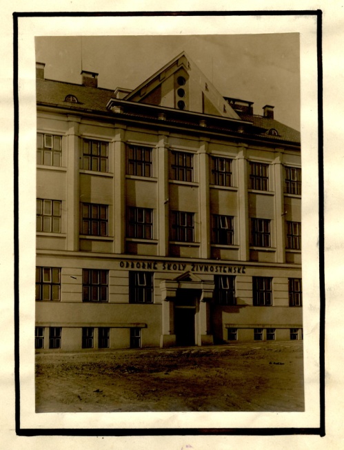 Budova školy 1931